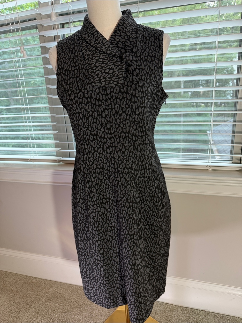 Calvin Klein Black & Gray Sleeveless Midi Sheath Dress